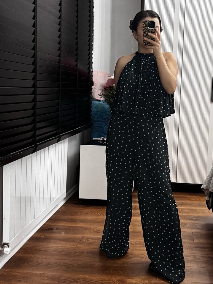 Kadın Siyah Puantiyeli Pilili Uzun Tulum - Görsel 4