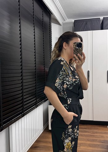 Siyah Desenli V Yakalı Midi Tulum - Görsel 6