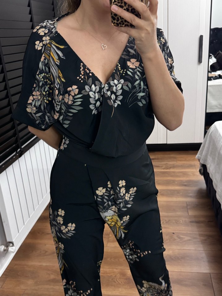 Siyah Desenli V Yakalı Midi Tulum - Görsel 5