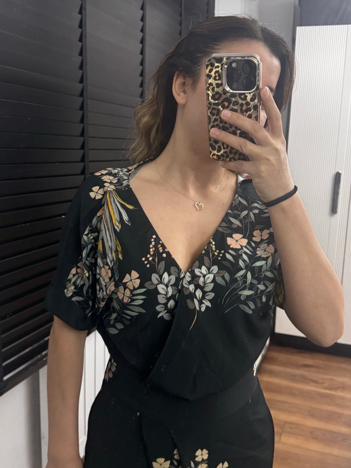 Siyah Desenli V Yakalı Midi Tulum - Görsel 4