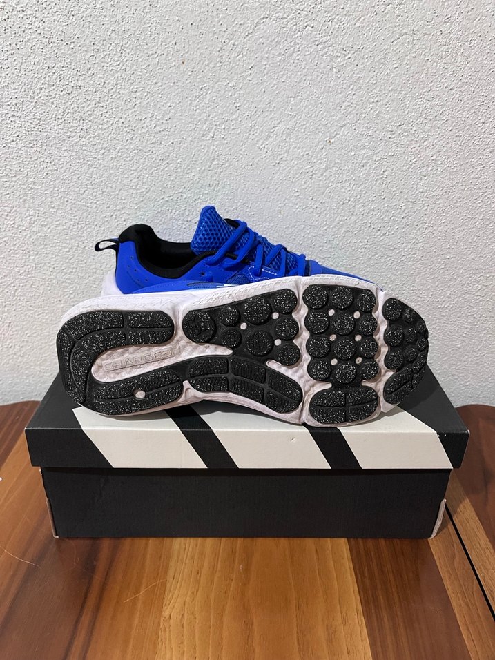 Under Armour Charged - Görsel 4