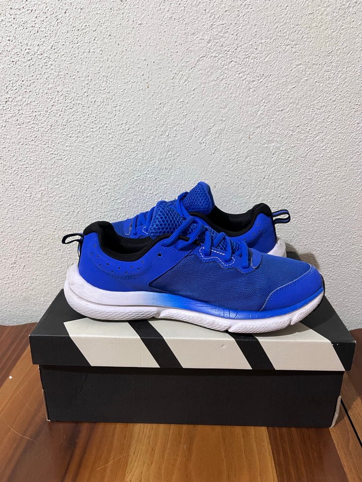 Under Armour Charged - Görsel 2