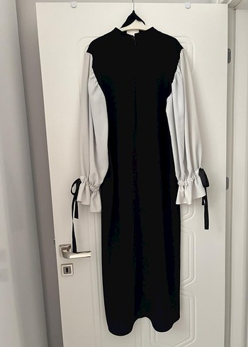 Uzun Siyah-Beyaz Elbise - Görsel 3