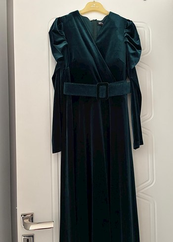 Uzun Kollu Zümrüt Kadife Abiye - Görsel 4