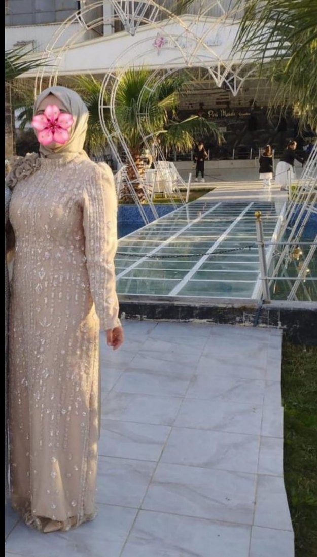 Uzun Bej İşlemeli Drapeli abiye - Görsel 2