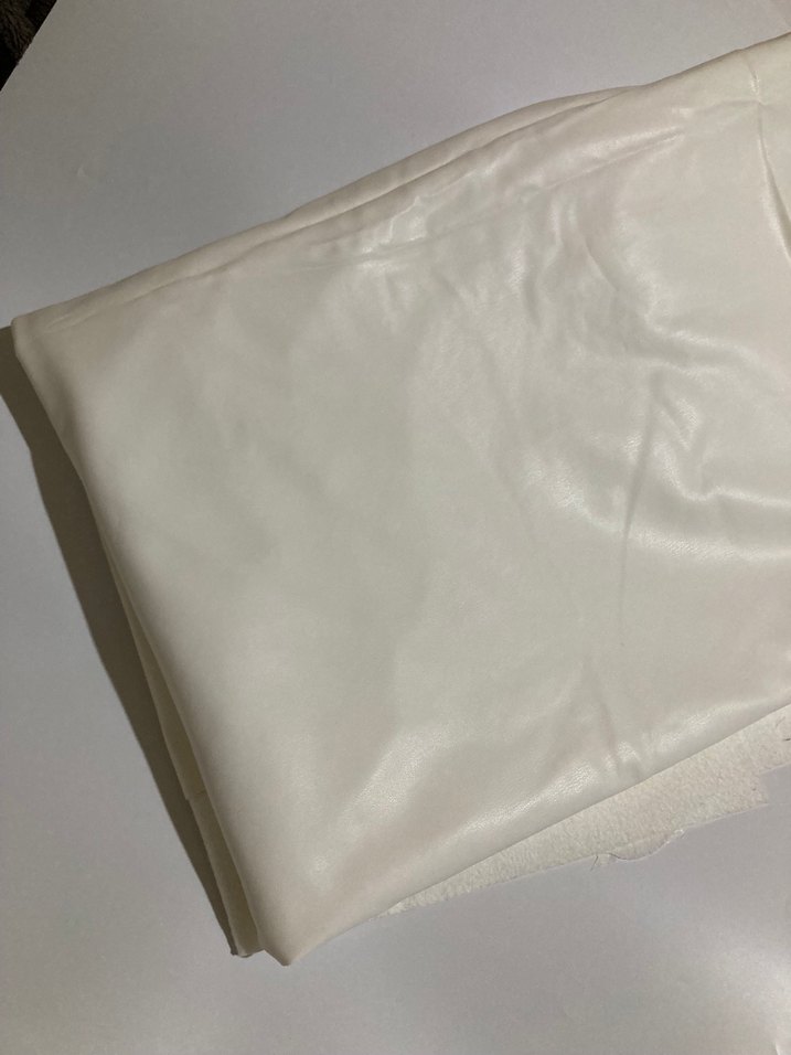 Beyaz Deri Parça Kumaş Polarlı 190x150 cm - Görsel 2