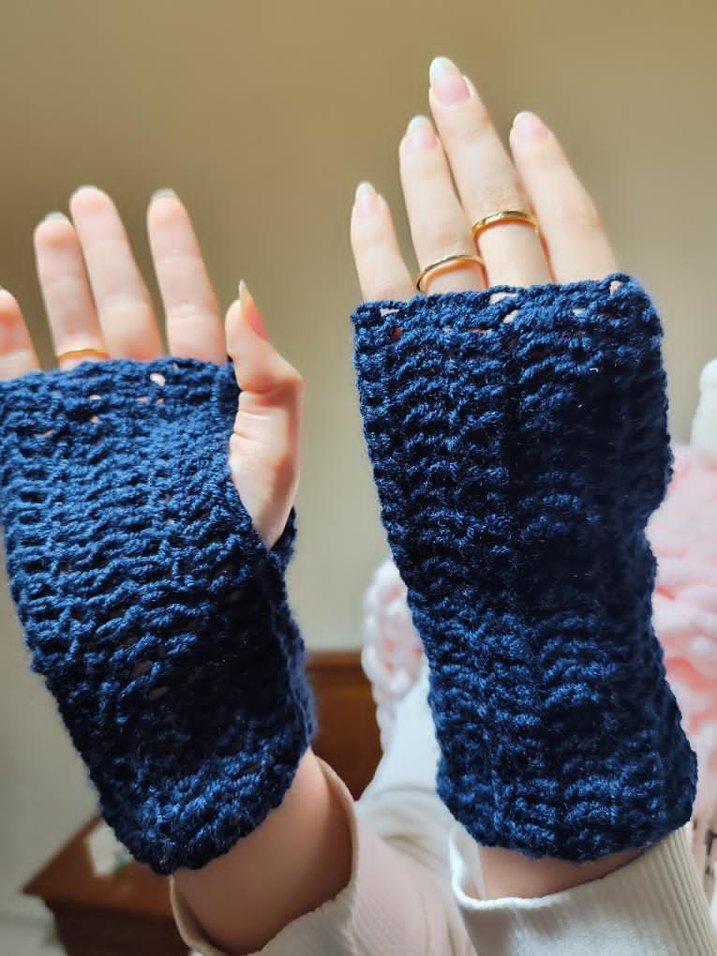 Bohem Tarzı Koyu Mavi Örgü Kadın Eldiveni - Görsel 2
