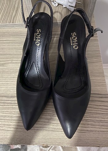 Siyah Topuklu Ayakkabı - Görsel 2
