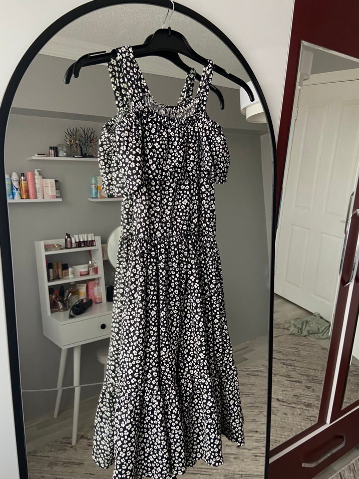 Siyah Askılı Elbise - Görsel 2