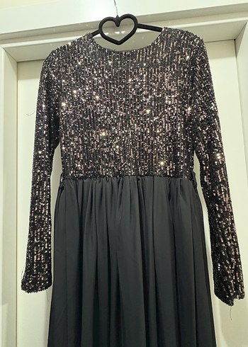 Uzun Kollu Pilili Siyah Abiye Elbise - Görsel 3