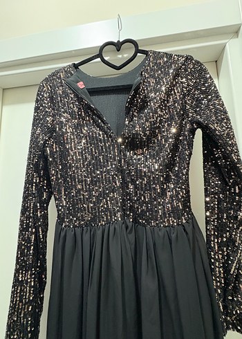 Uzun Kollu Pilili Siyah Abiye Elbise - Görsel 4