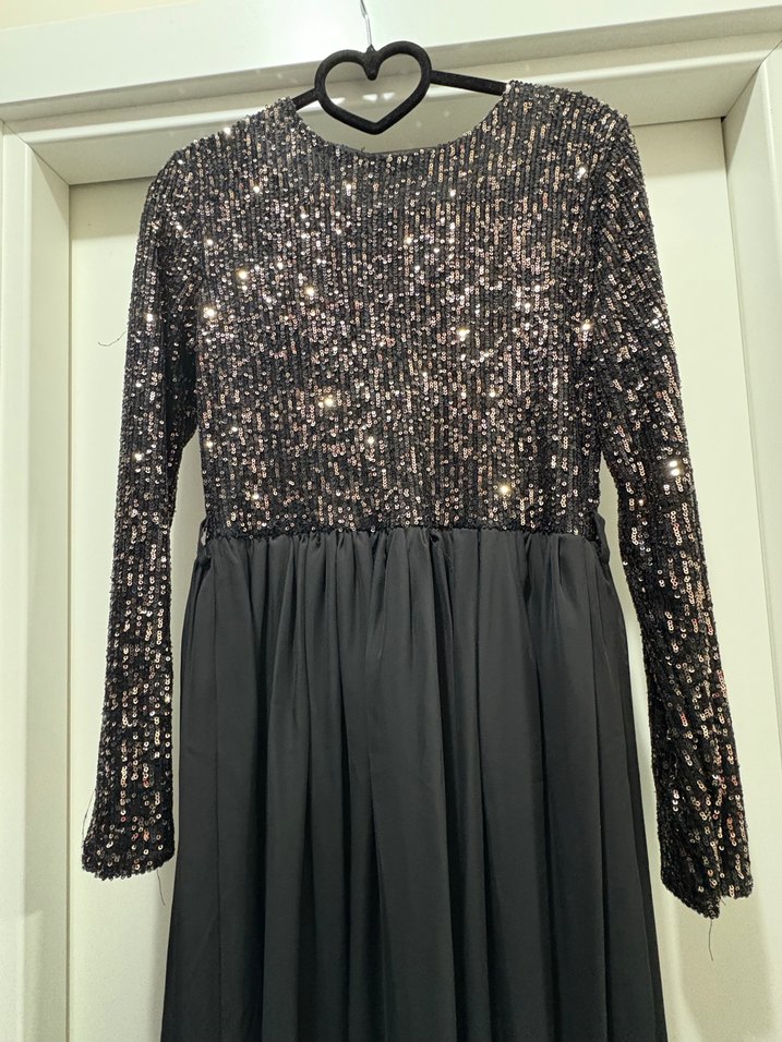 Uzun Kollu Pilili Siyah Abiye Elbise - Görsel 3