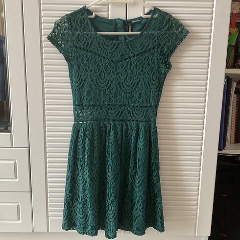 Yeşil H&M dantelli elbise