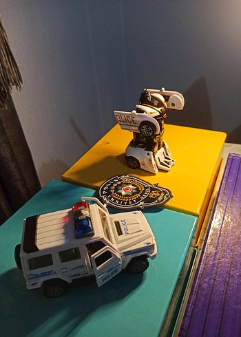 Renkli Dönüşebilen Polis Oyuncak Araba