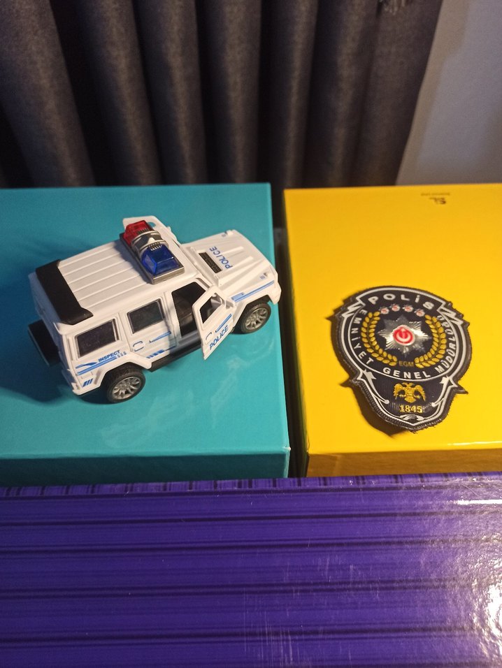 Renkli Dönüşebilen Polis Oyuncak Araba - Görsel 4