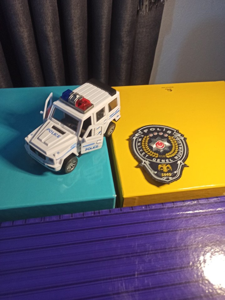 Renkli Dönüşebilen Polis Oyuncak Araba - Görsel 5