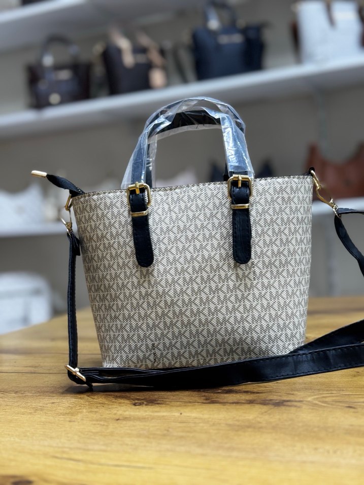 Beyaz Baskılı Kadın Omuz Çantası - Görsel 5