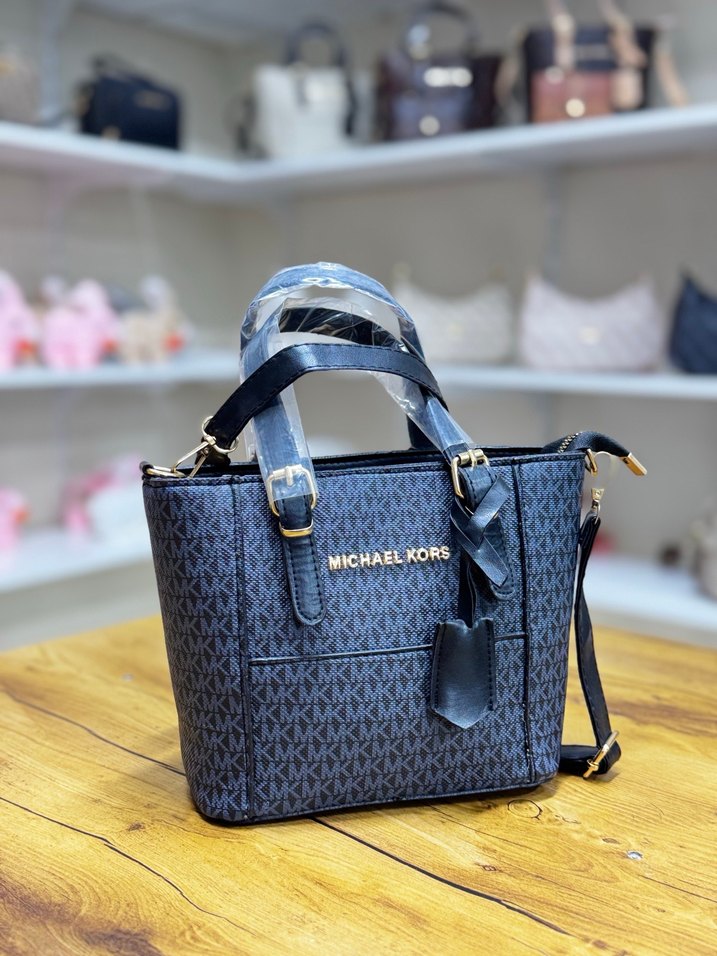 Michael Kors Siyah Desenli Deri Kadın Çanta - Görsel 3