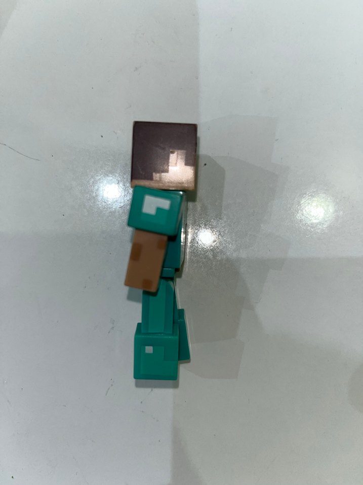 Kare Piksel Tasarımlı Kahverengi Aksiyon Figürü - Görsel 3