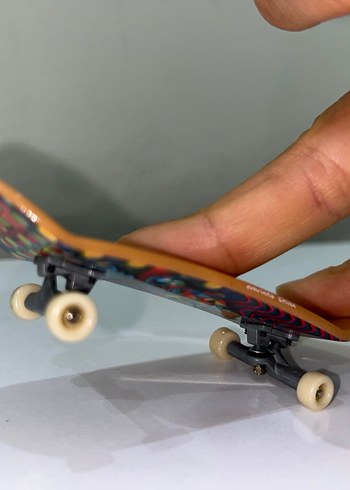 Renkli Desenli Mini Kaykay Oyuncak - Görsel 3