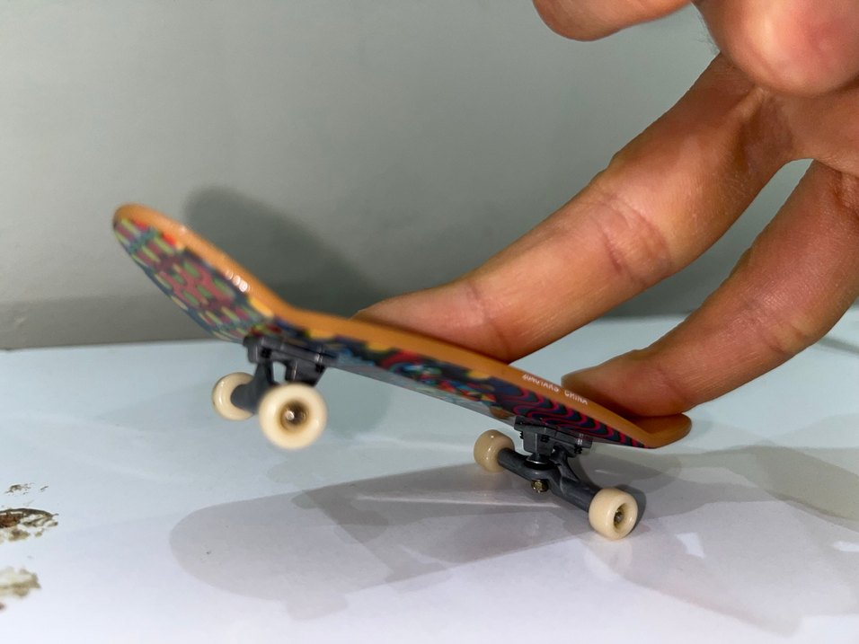 Renkli Desenli Mini Kaykay Oyuncak - Görsel 3