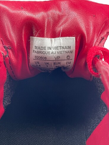 40 Beden kırmızı Renk Puma Spor Ayakkabı %70 İndirimli.