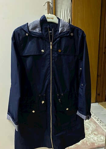 LC Waikiki Lacivert Bel Detaylı  Yağmurluk - Görsel 9