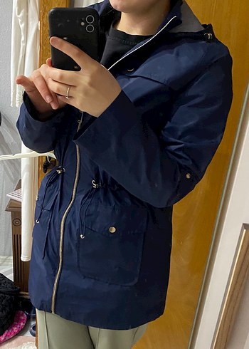 LC Waikiki Lacivert Bel Detaylı  Yağmurluk - Görsel 6