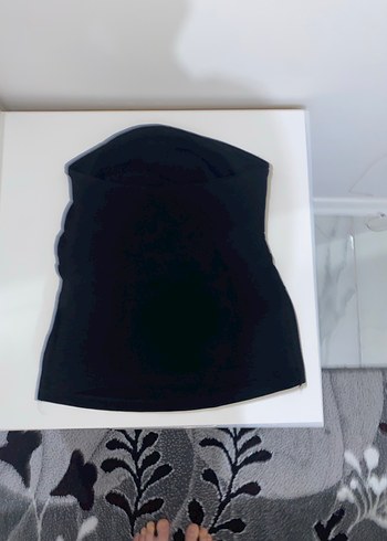 Siyah straplez büzgülü crop - Görsel 2