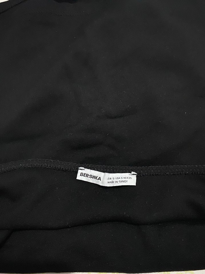 Siyah straplez büzgülü crop - Görsel 4