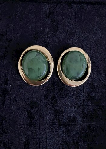 Gold detay yeşil taşlı küpe - Görsel 2