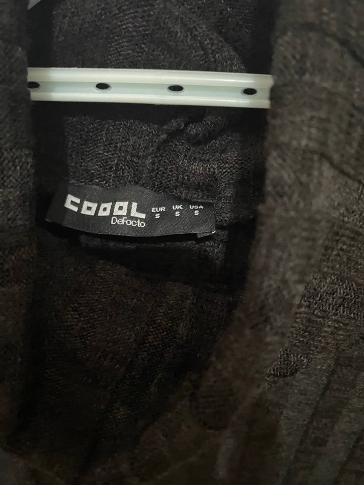 Siyah Boğazlı Triko Kadın Kazak - Görsel 2