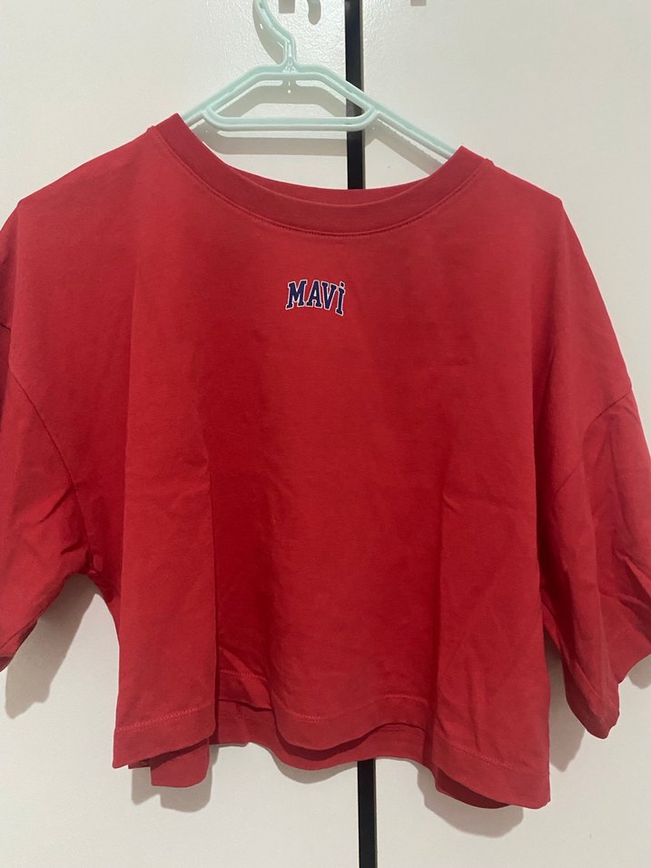 Mavi Kadın Kırmızı Baskılı Tişört - Görsel 3