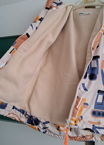 Baskılı Kapüşonlu Erkek Çocuk Yağmurluk - Görsel 2