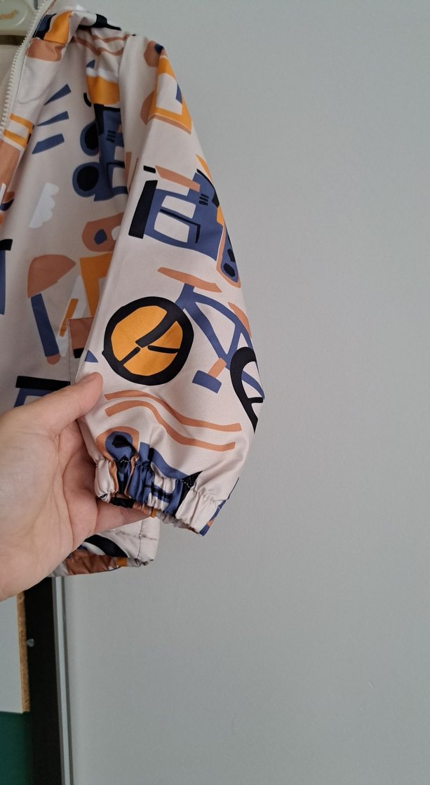 Baskılı Kapüşonlu Erkek Çocuk Yağmurluk - Görsel 3