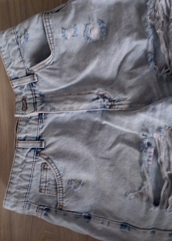 Düğmeli Geniş Kesim Kadın Mini Kot Şort - Görsel 3