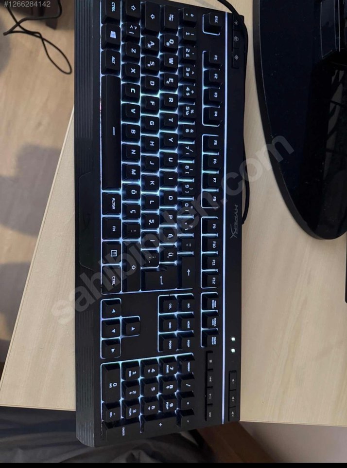 Kablolu Siyah hyperx alloy core rgb klavye - Görsel 3