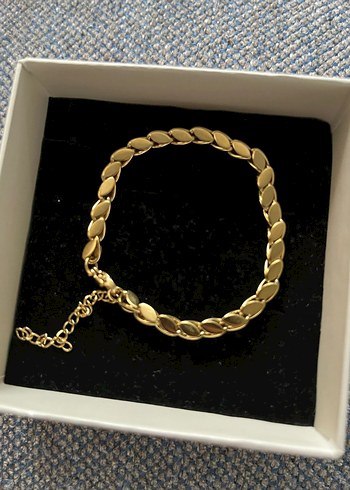 Zincir Detaylı Parlak Altın Bileklik - Görsel 2