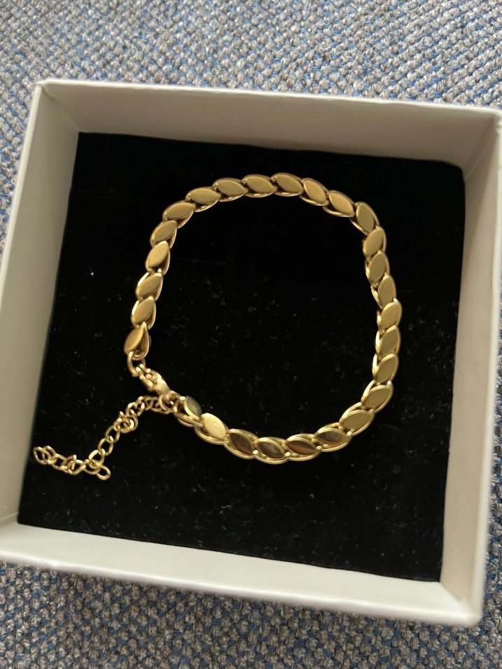 Zincir Detaylı Parlak Altın Bileklik - Görsel 2