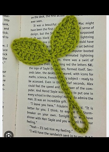 Crochet kulaklik süsü yaprak