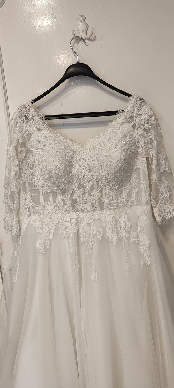 Fransız dantelli 46-48beden uyumlu A kesim gelinlik - Görsel 2