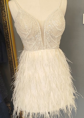 Mini Beyaz V Yaka Tüylü Abiye Elbise - Görsel 2