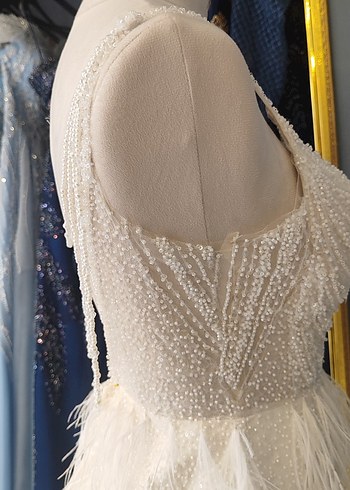 Mini Beyaz V Yaka Tüylü Abiye Elbise - Görsel 7