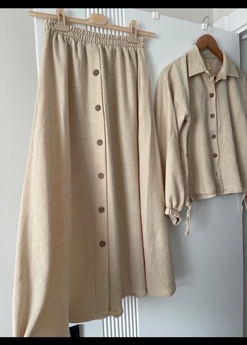 Bej Düğmeli Uzun Keten Etek ve Gömlek - Görsel 4