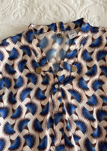 Mavi V Yaka Uzun Kollu Desenli Bluz - Görsel 4