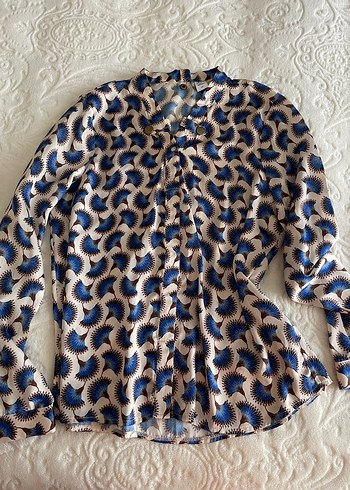 Mavi V Yaka Uzun Kollu Desenli Bluz - Görsel 3