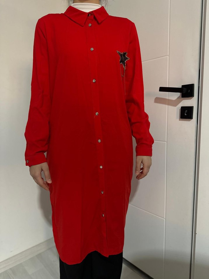 Parlak Kırmızı Düğmeli Kadın Gömlek - Görsel 3