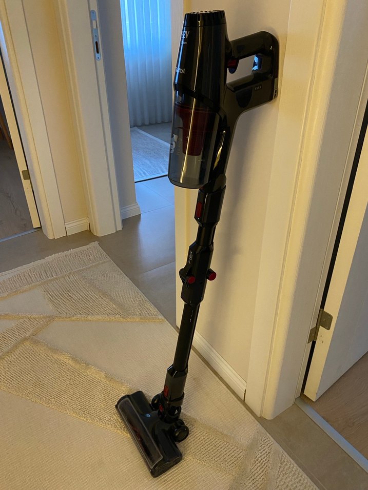 Siyah Kablosuz Elektrikli Süpürge - Görsel 2