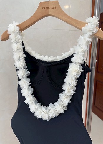 CCÇiçek Detaylı Midi Siyah Kadın Mayo - Görsel 4