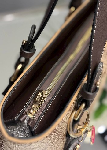 Klasik Desenli Deri Kadın Çanta - Görsel 2